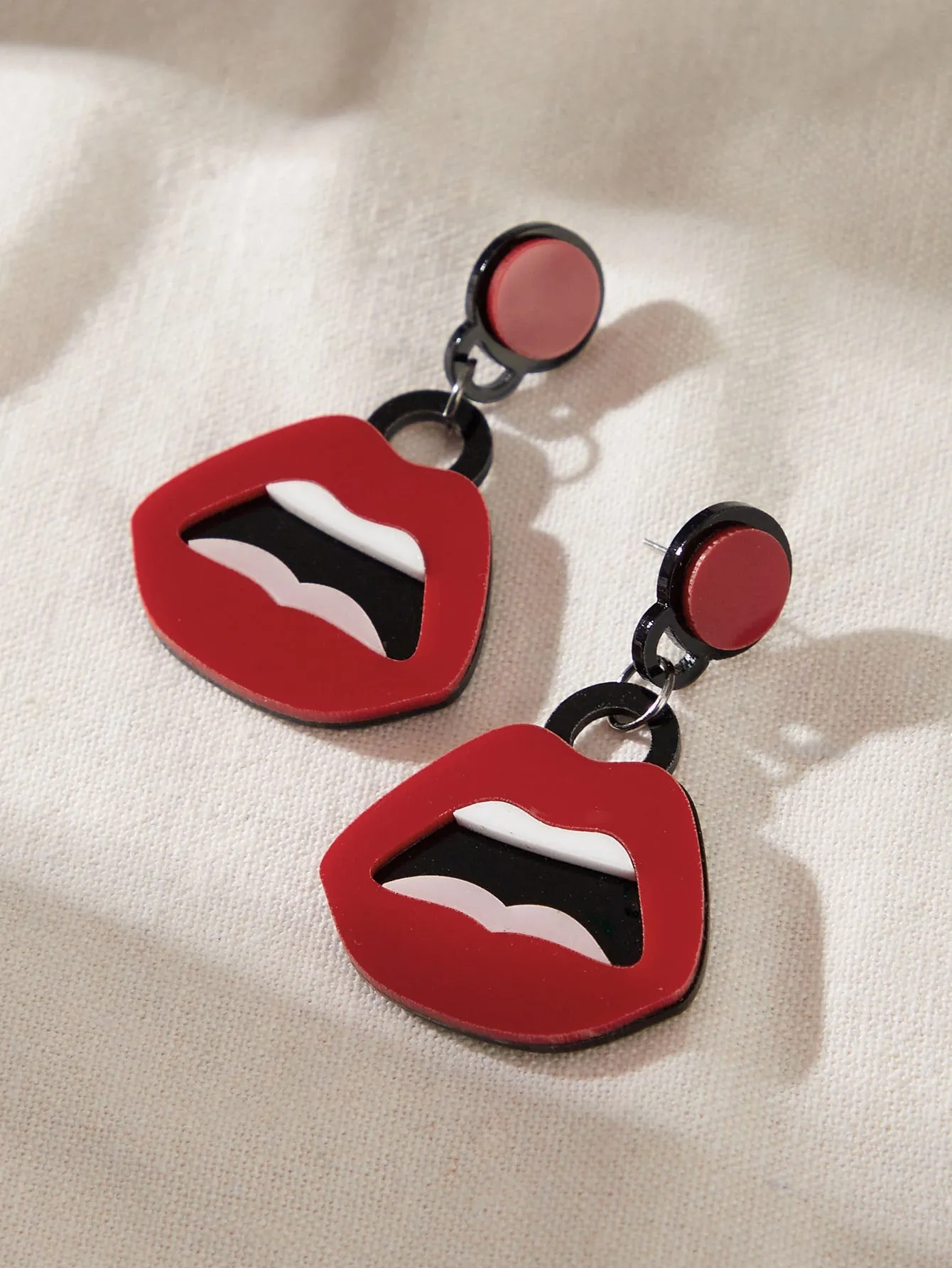 1pair Mouth Drop Earrings - Red