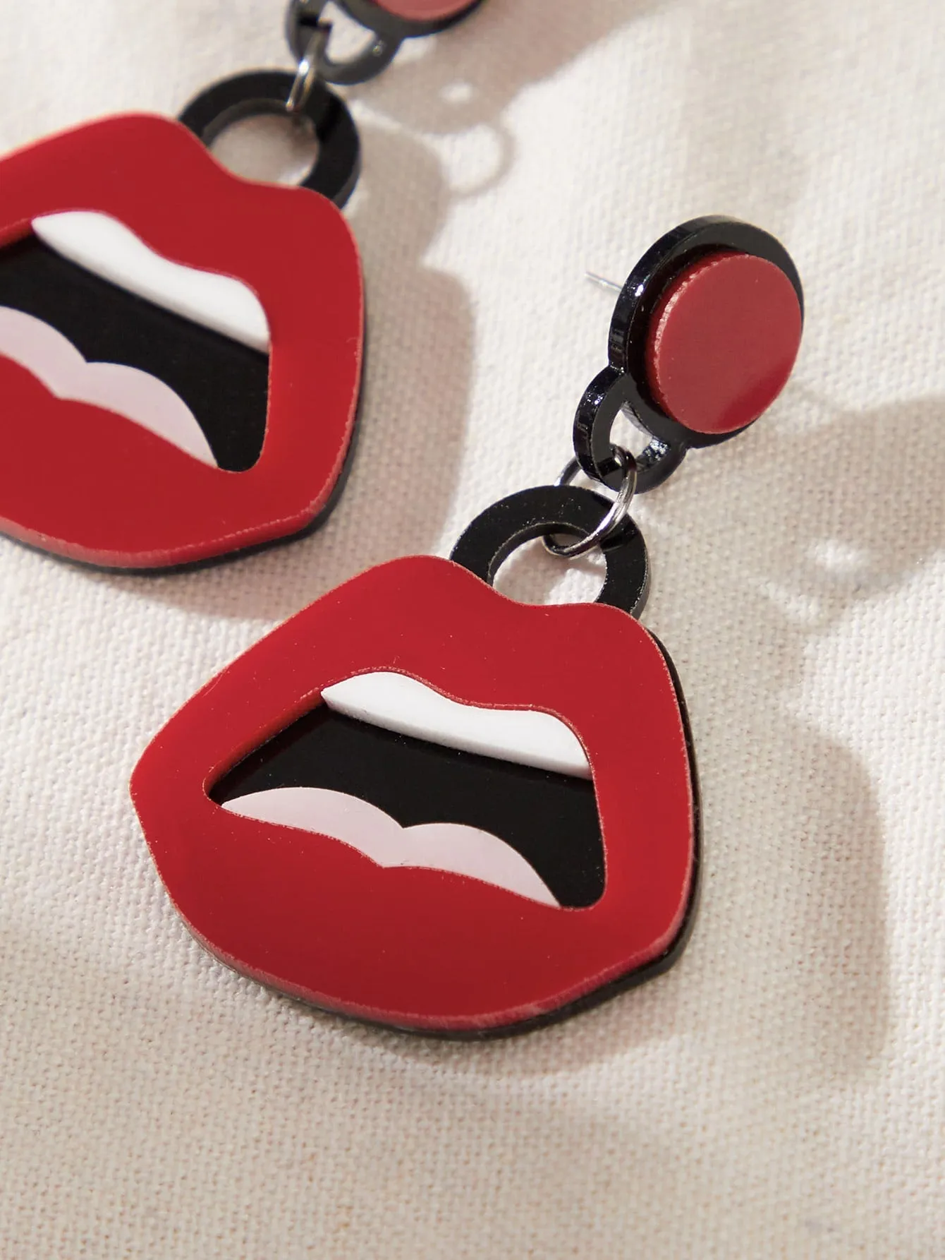 1pair Mouth Drop Earrings - Red