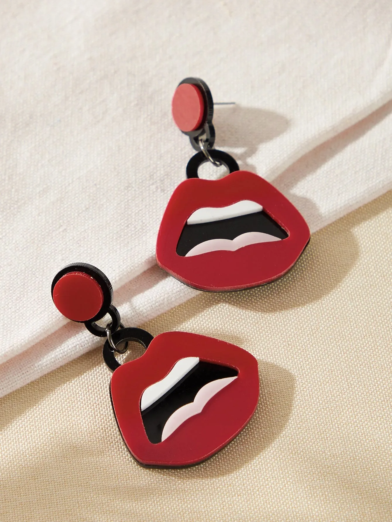 1pair Mouth Drop Earrings - Red