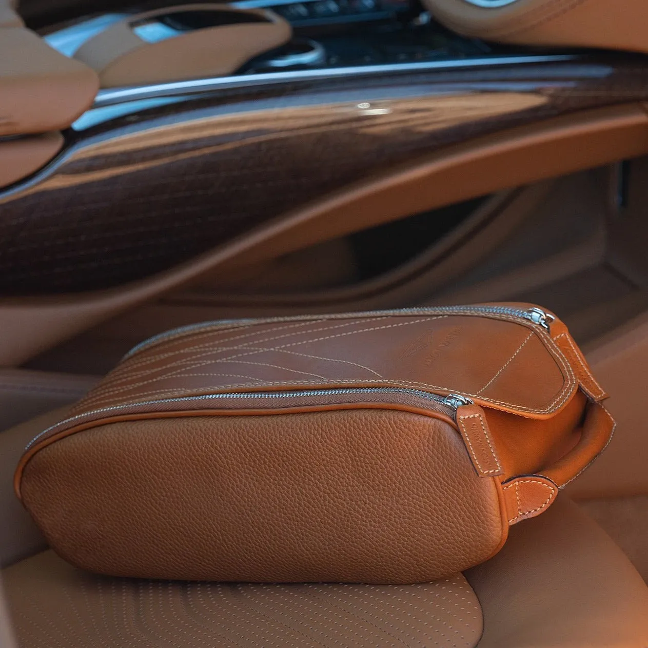Aston Martin DBX Essentials Pack