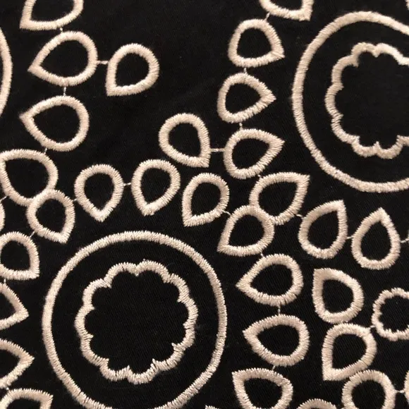 Boden Floral Embroidered Black and Cream Cotton Lined Mini Skirt size 6R