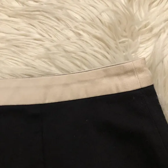 Boden Floral Embroidered Black and Cream Cotton Lined Mini Skirt size 6R