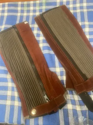 Brown suede chaps with elastic panel 🟢