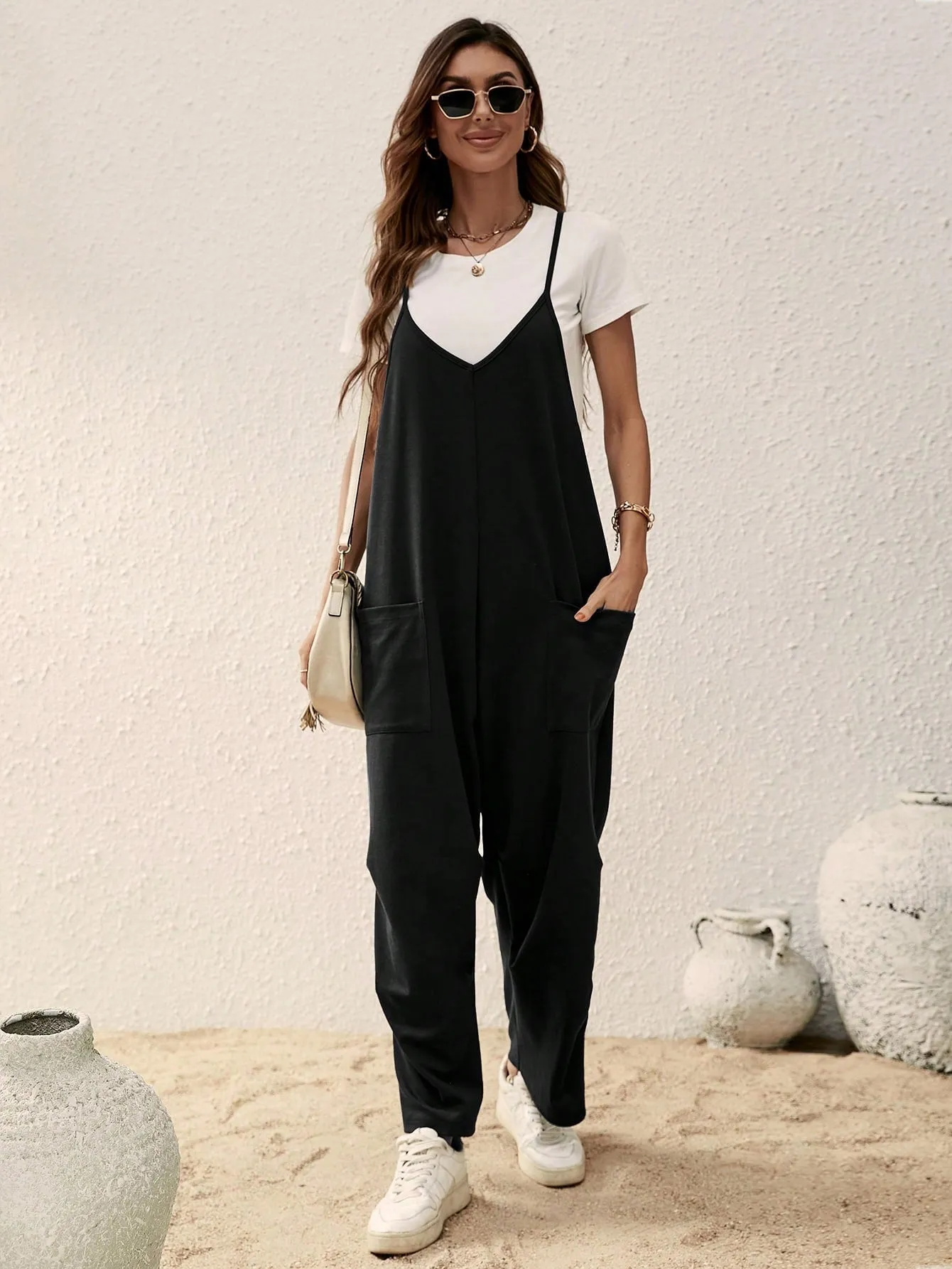 Cherry Vibes Mono Negro para Mujer con Tirantes y Bolsillos