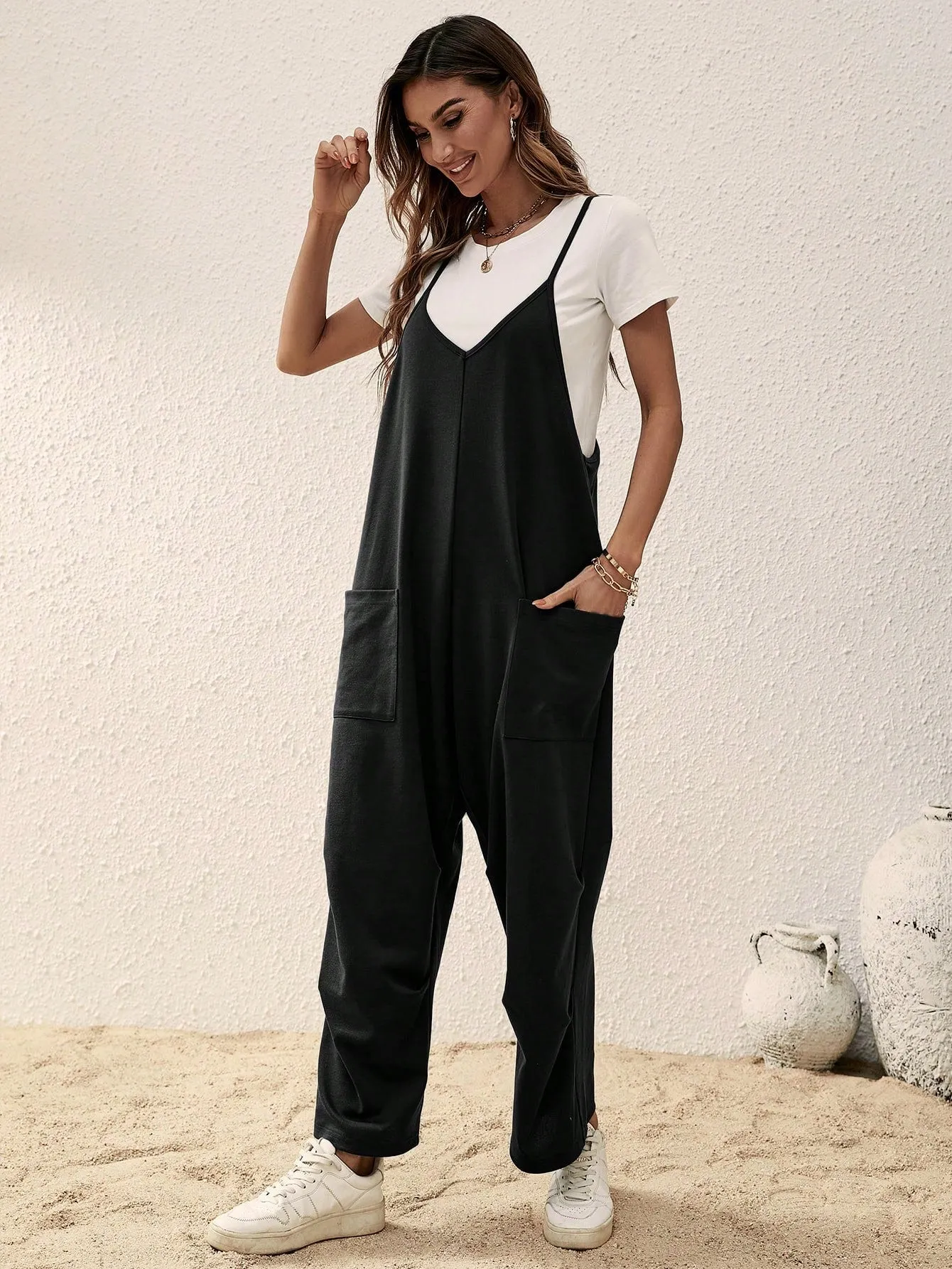 Cherry Vibes Mono Negro para Mujer con Tirantes y Bolsillos