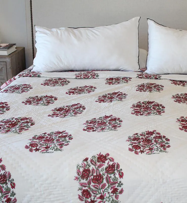 Cotton Quilt With Bold Motifs