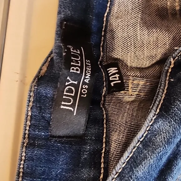 Distressed Blue Denim Jeans judy blue Los Angeles 14W