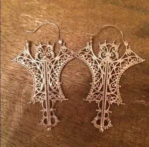 Filigree vintage earrings