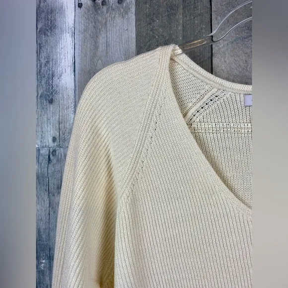 Hanover Refined V Neck Sweater in Bone Size Medium.