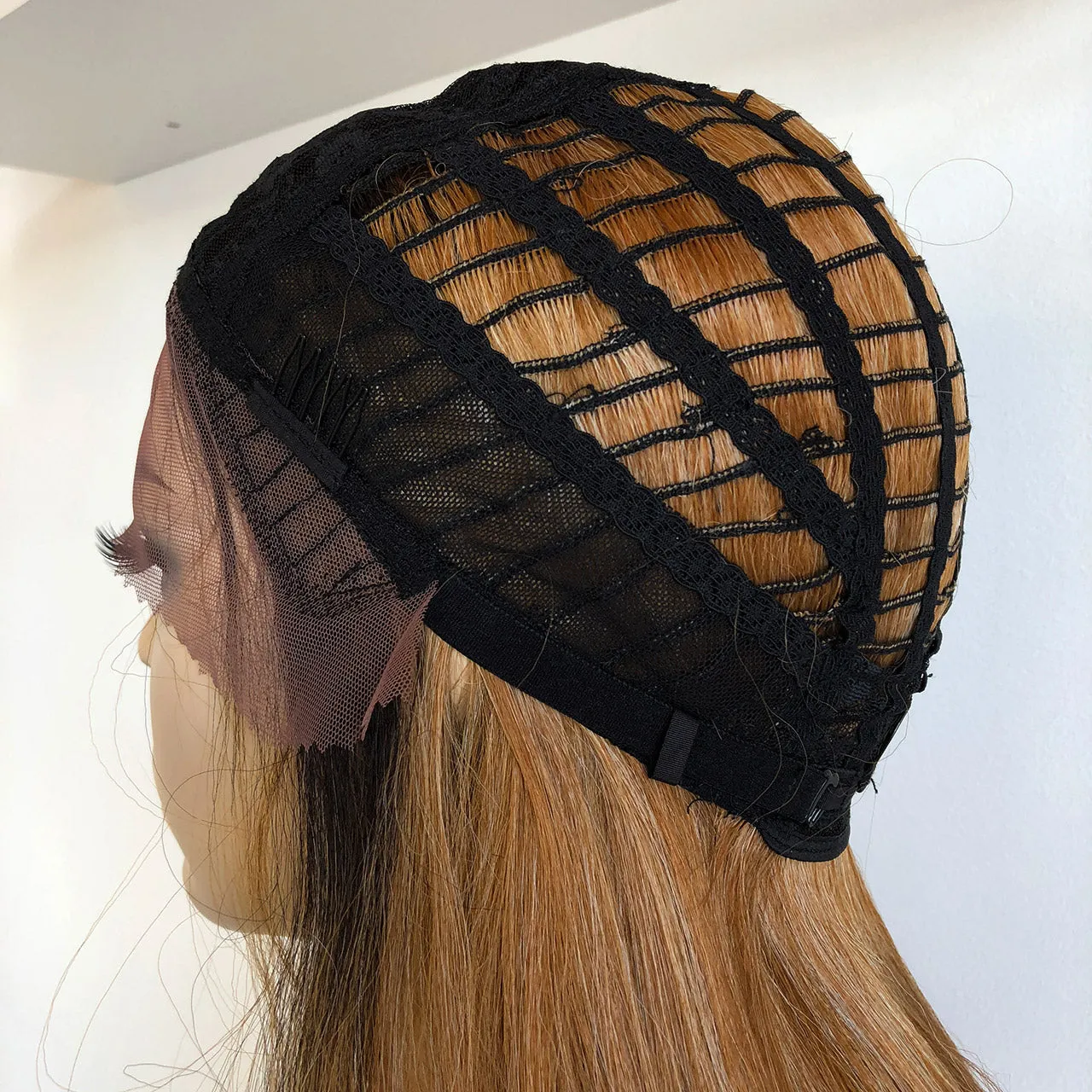 Jennifer | 16" Honey Blonde w/ Dark Brown Roots Wig