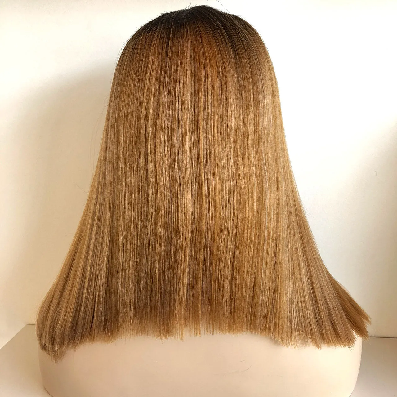 Jennifer | 16" Honey Blonde w/ Dark Brown Roots Wig