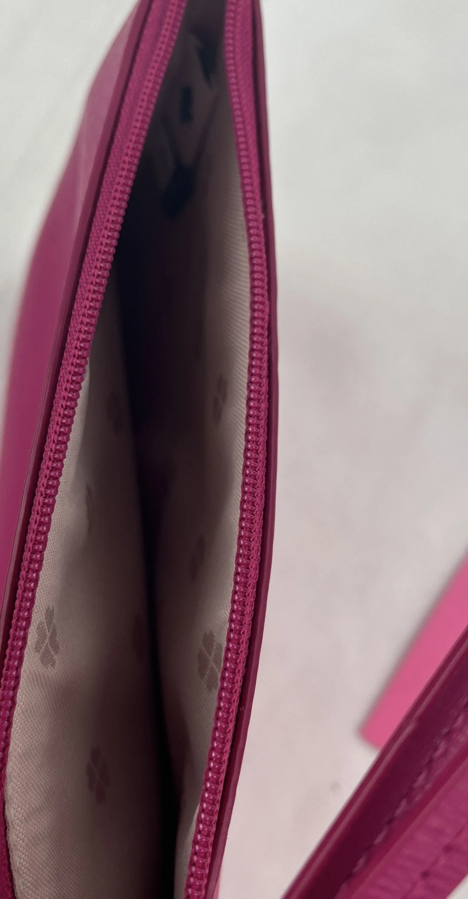 Kate Spade Women's Hot Pink Keaton Soft Milling Wristlet /Clutch NWT