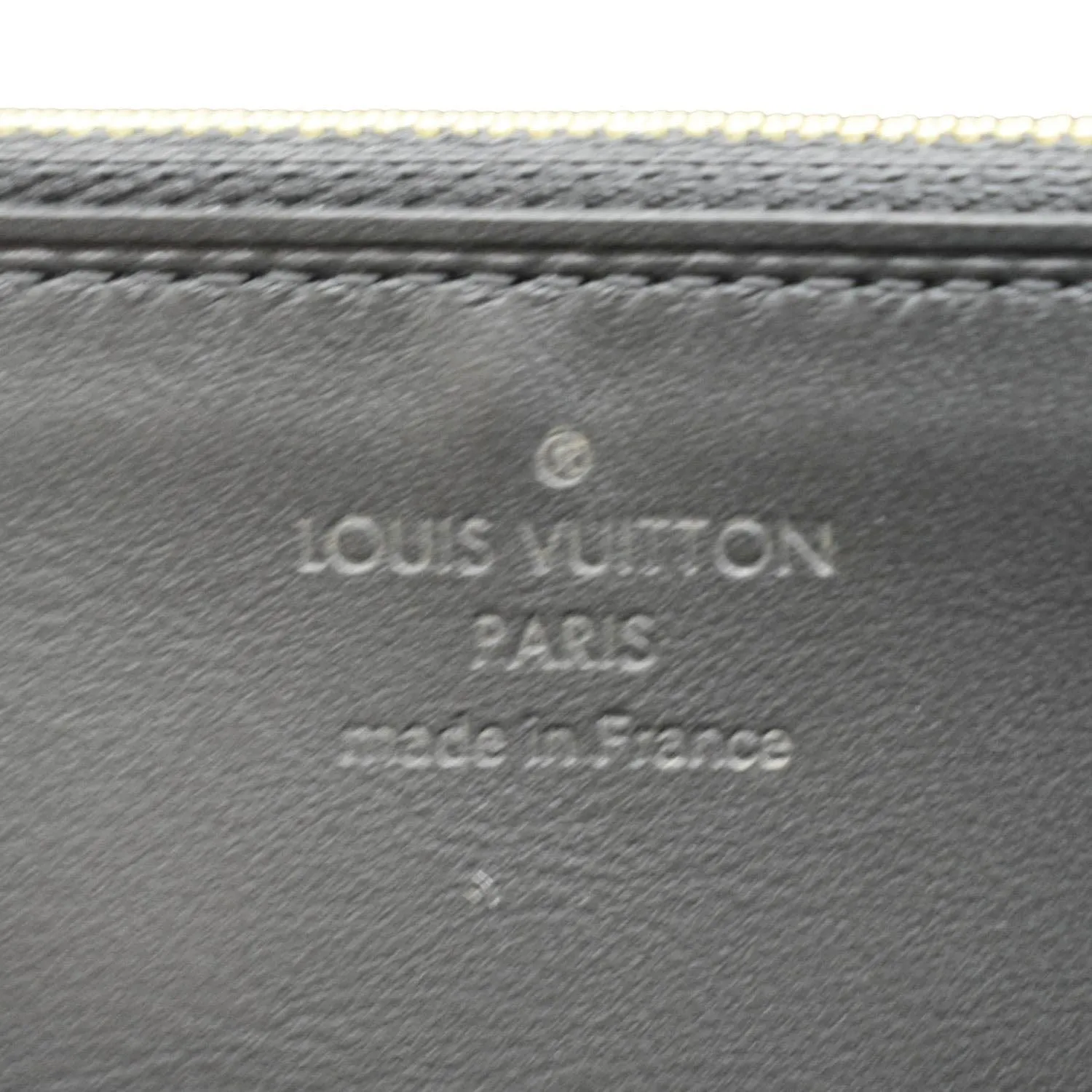 LOUIS VUITTON Capucines Crown Flowers Taurillon Leather Wallet Black