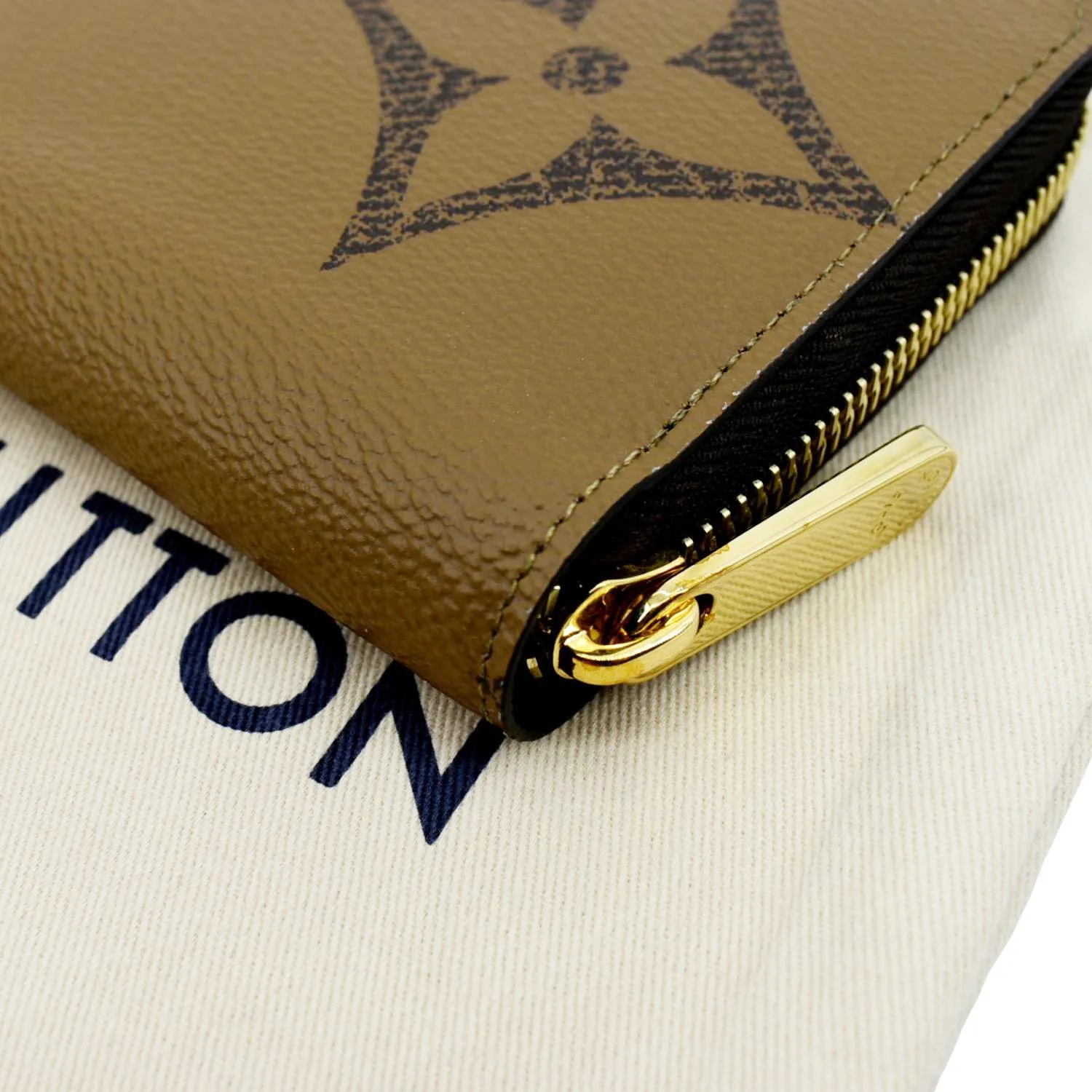 LOUIS VUITTON Giant Monogram Reverse Zippy Wallet Brown