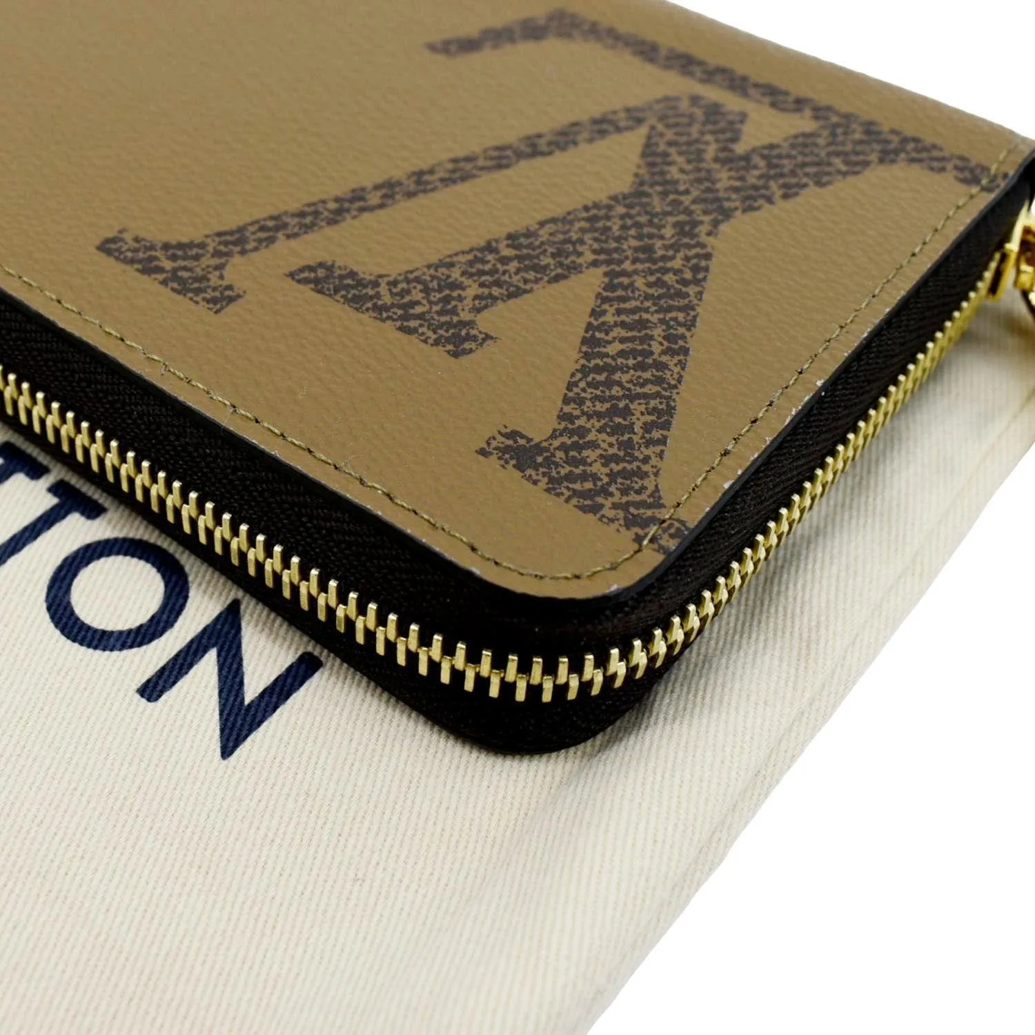 LOUIS VUITTON Giant Monogram Reverse Zippy Wallet Brown
