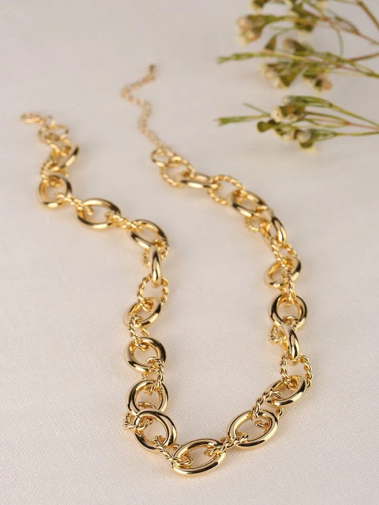 Lucia Bold Chain Necklace