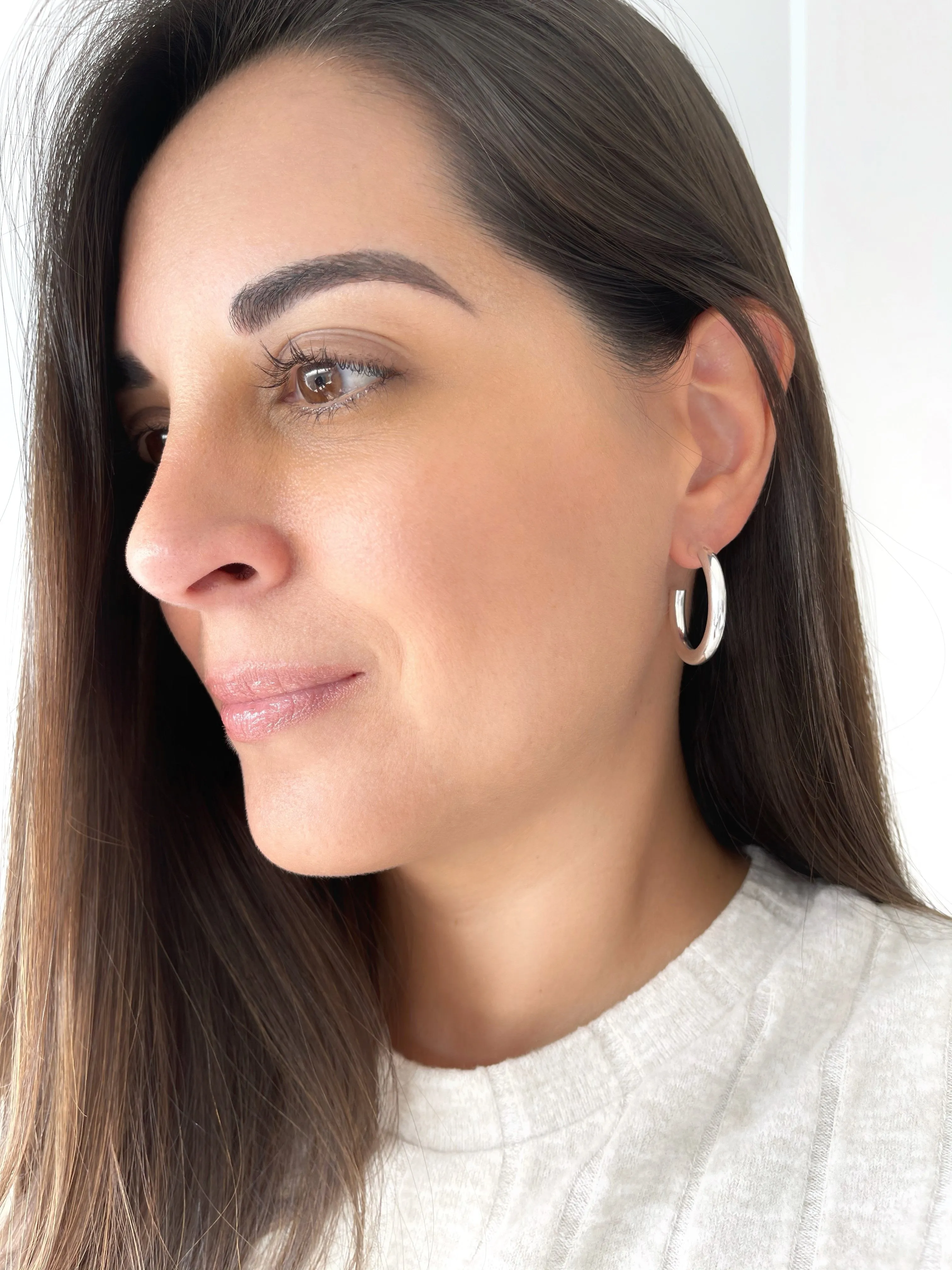 MEDIUM HOOP/SILVER
