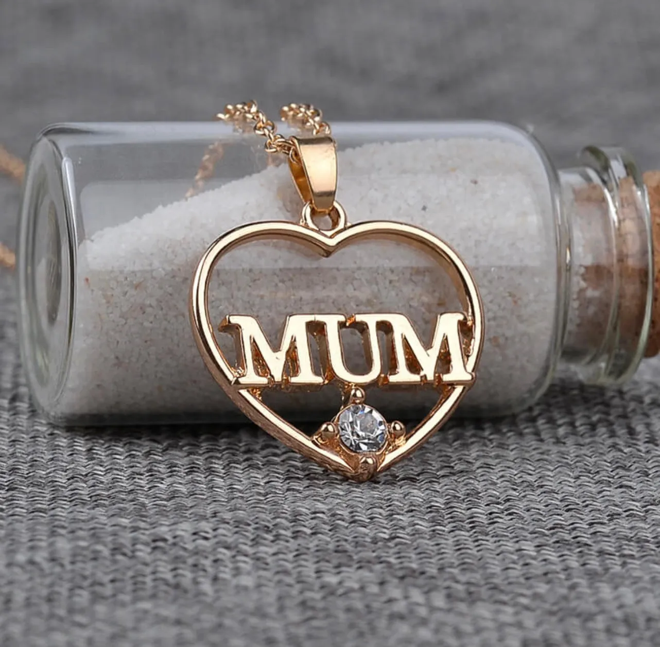 “Mum” Heart Shaped Rhinestone Decor Necklace