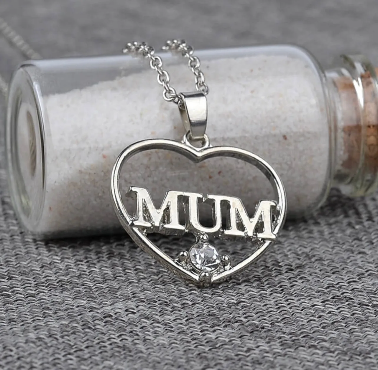 “Mum” Heart Shaped Rhinestone Decor Necklace