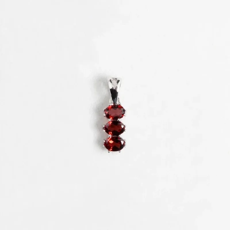 Natural Red Garnet Gemstone Pendant Silver Jewelry for Women