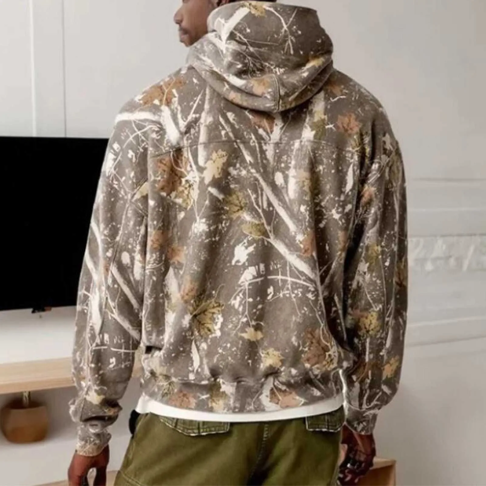 NEW Retails $70 Helloice Camouflage Maple Leaf Digital Print Hoodie Sz L