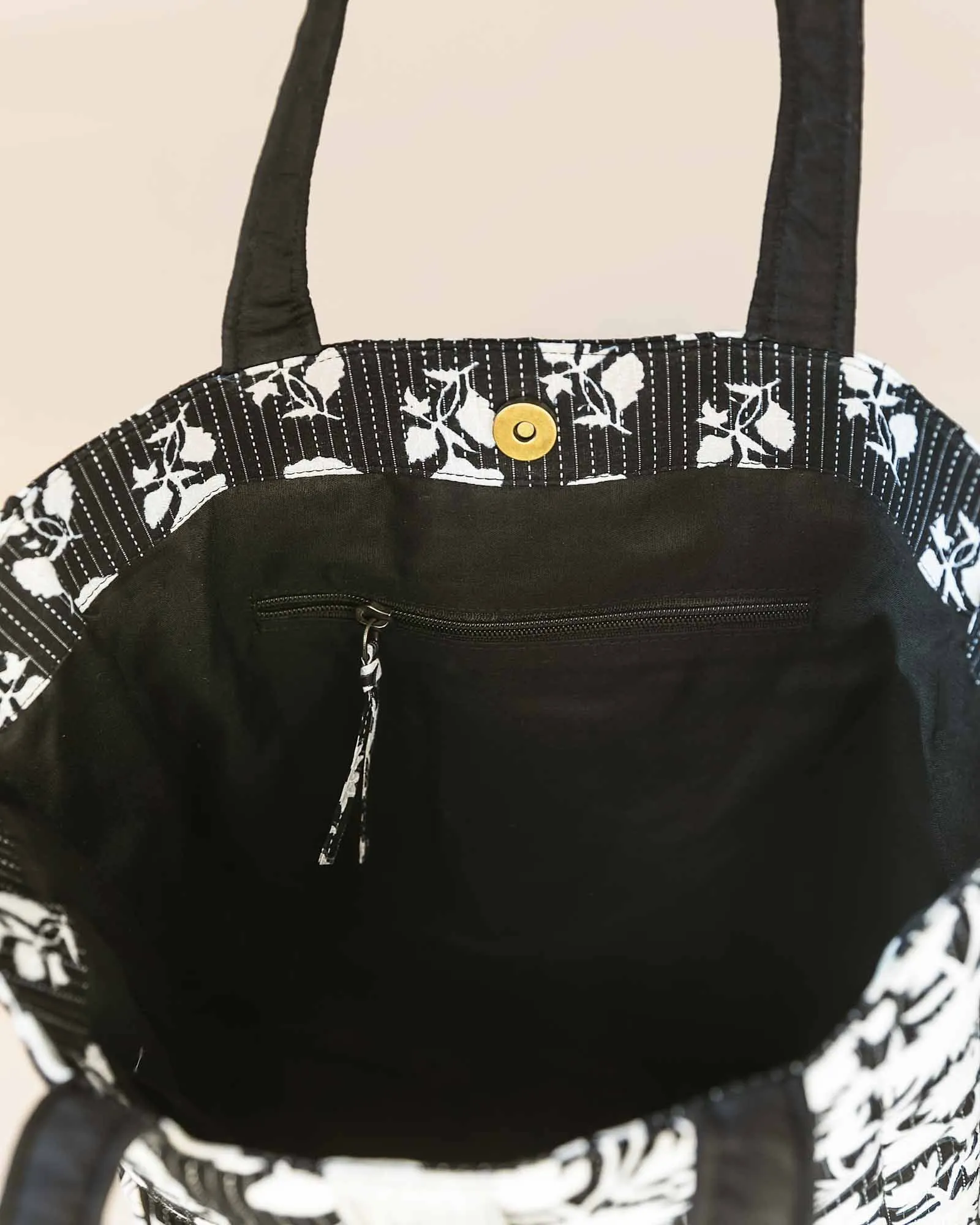 Noir Tote