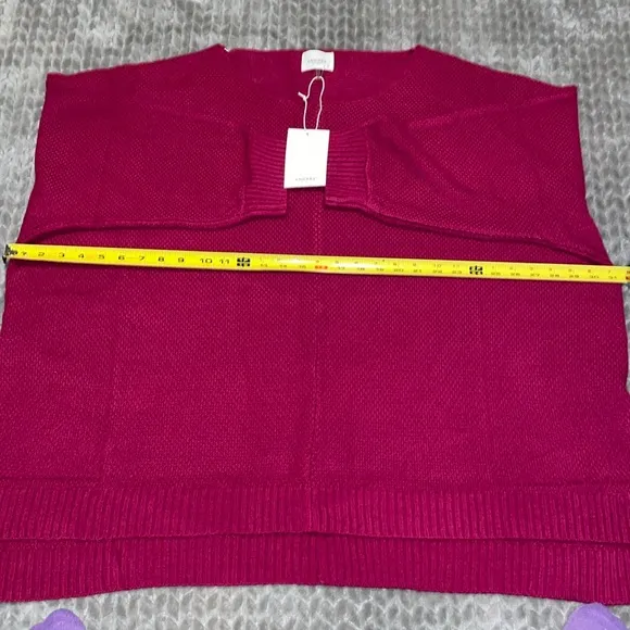 NWT Andree by Unit Crew Neck Sweater.  Size 1X. Magenta. 3/4 Length sleeves.