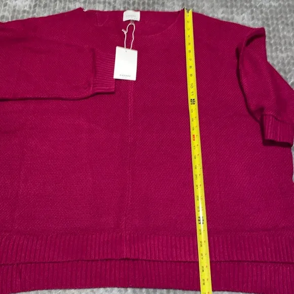 NWT Andree by Unit Crew Neck Sweater.  Size 1X. Magenta. 3/4 Length sleeves.