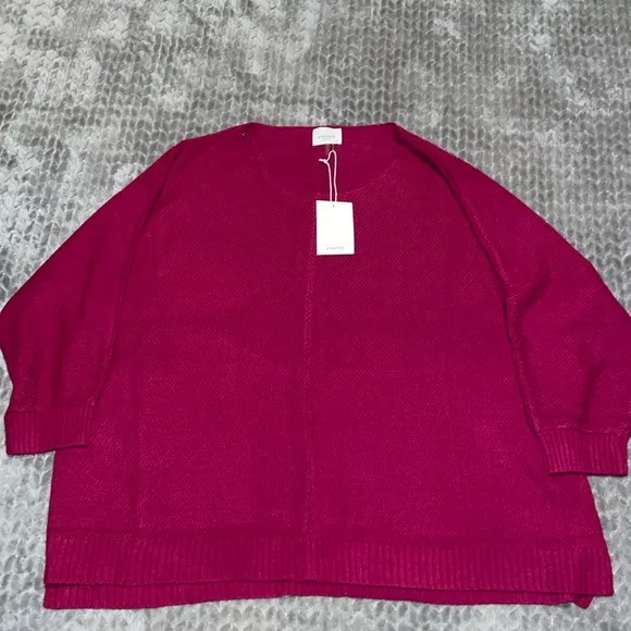 NWT Andree by Unit Crew Neck Sweater.  Size 1X. Magenta. 3/4 Length sleeves.
