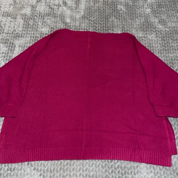 NWT Andree by Unit Crew Neck Sweater.  Size 1X. Magenta. 3/4 Length sleeves.