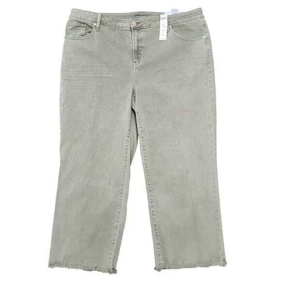 NWT Chico's High Rise Straight Leg Ankle Jean Sage Size Chico's 4 US Size 20