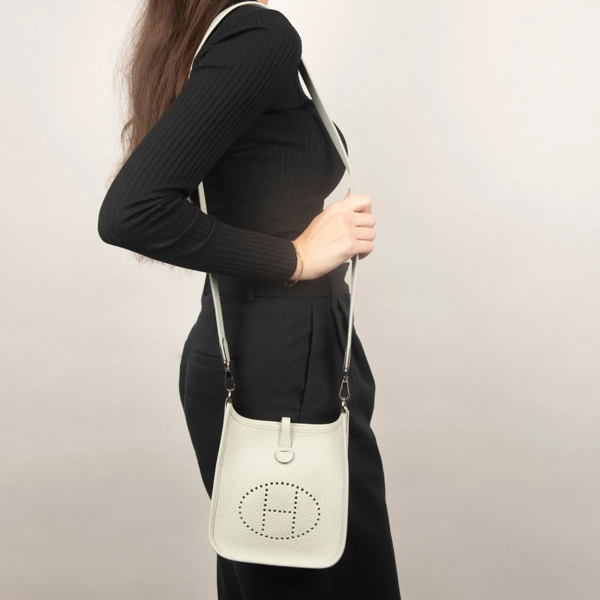 Pre-Owned Hermes Evelyne TPM Gris Neve