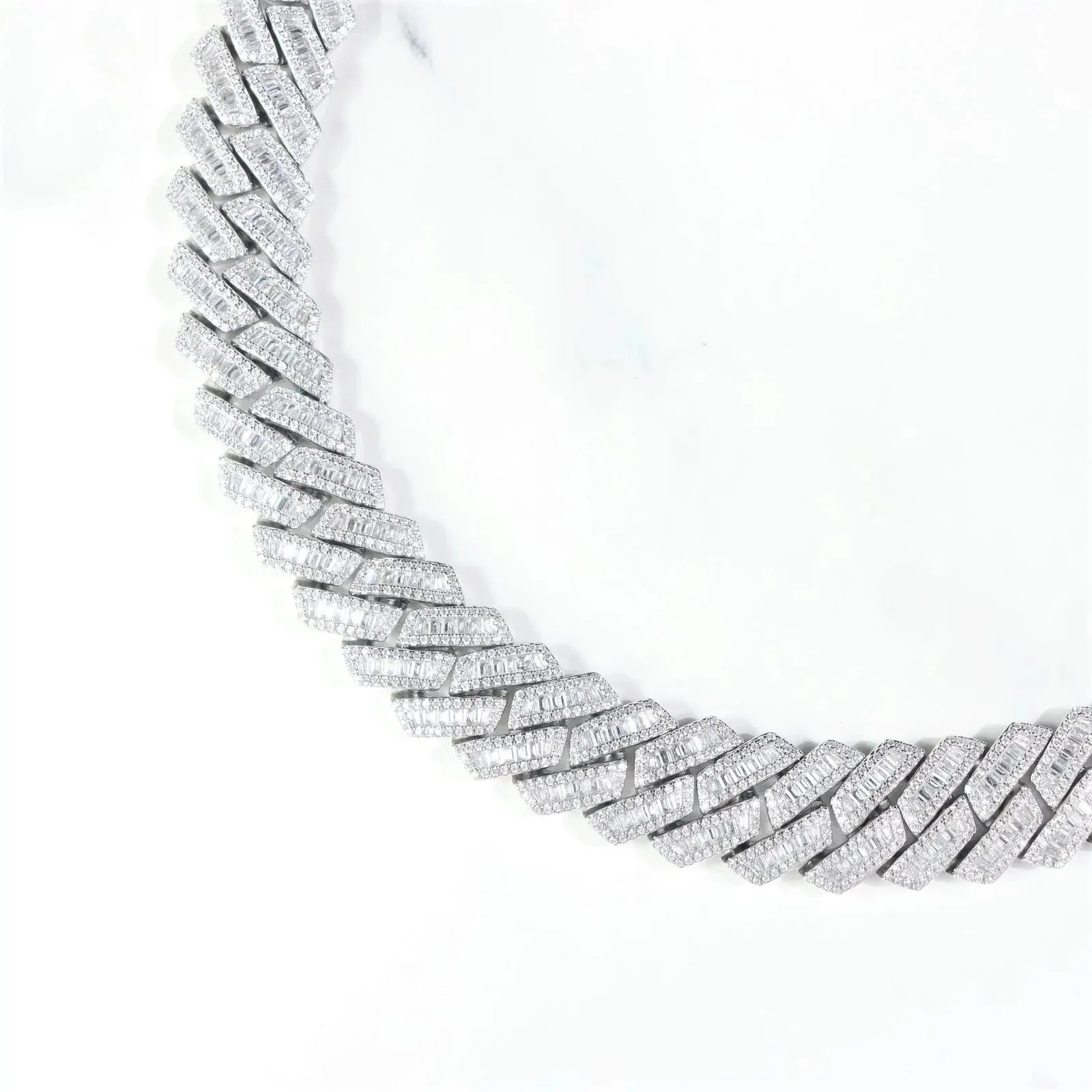 S925 Baguette Moissanite Diamond Cuban Link Chain in White Gold - 16mm
