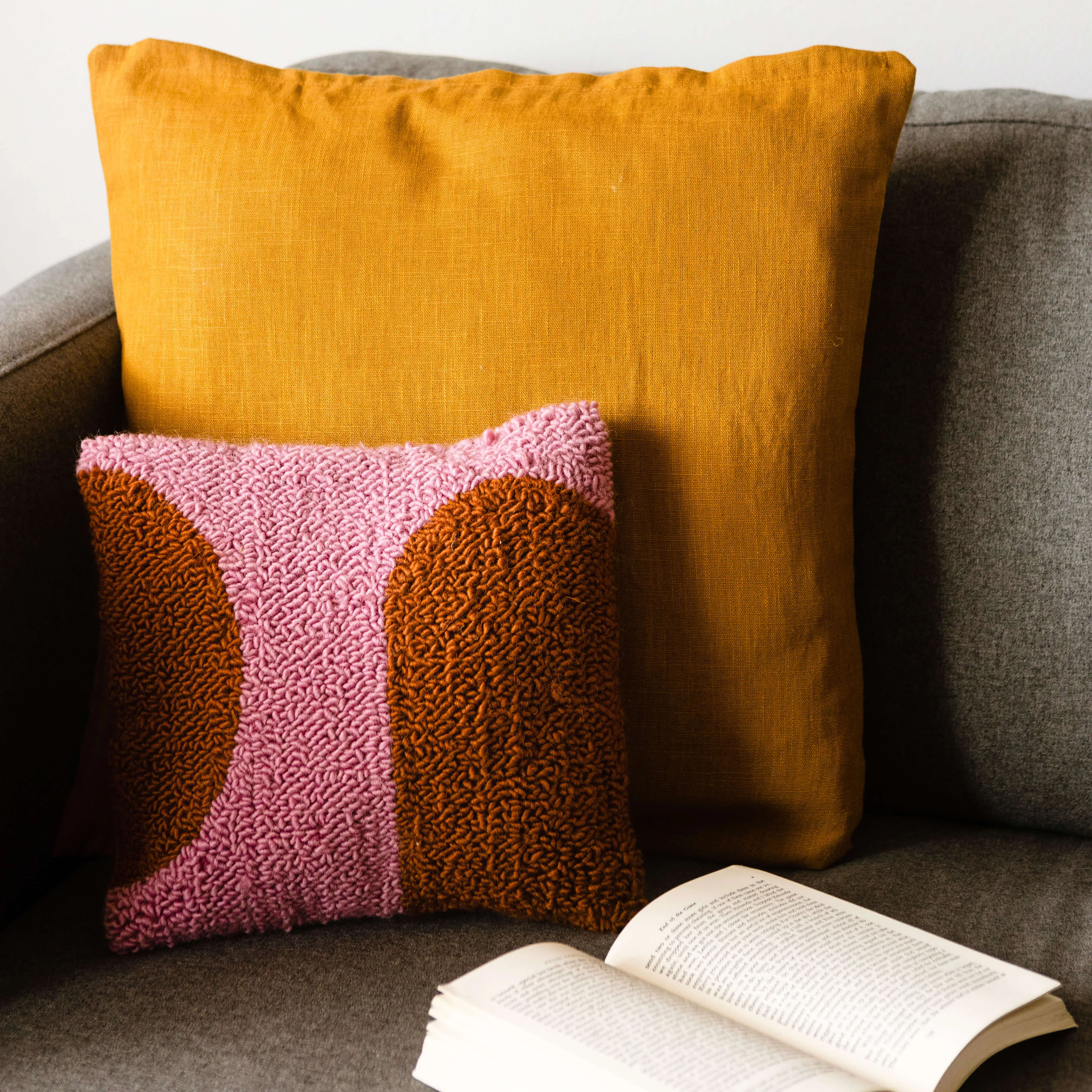 Shapes bold beginner punch needle cushion kit