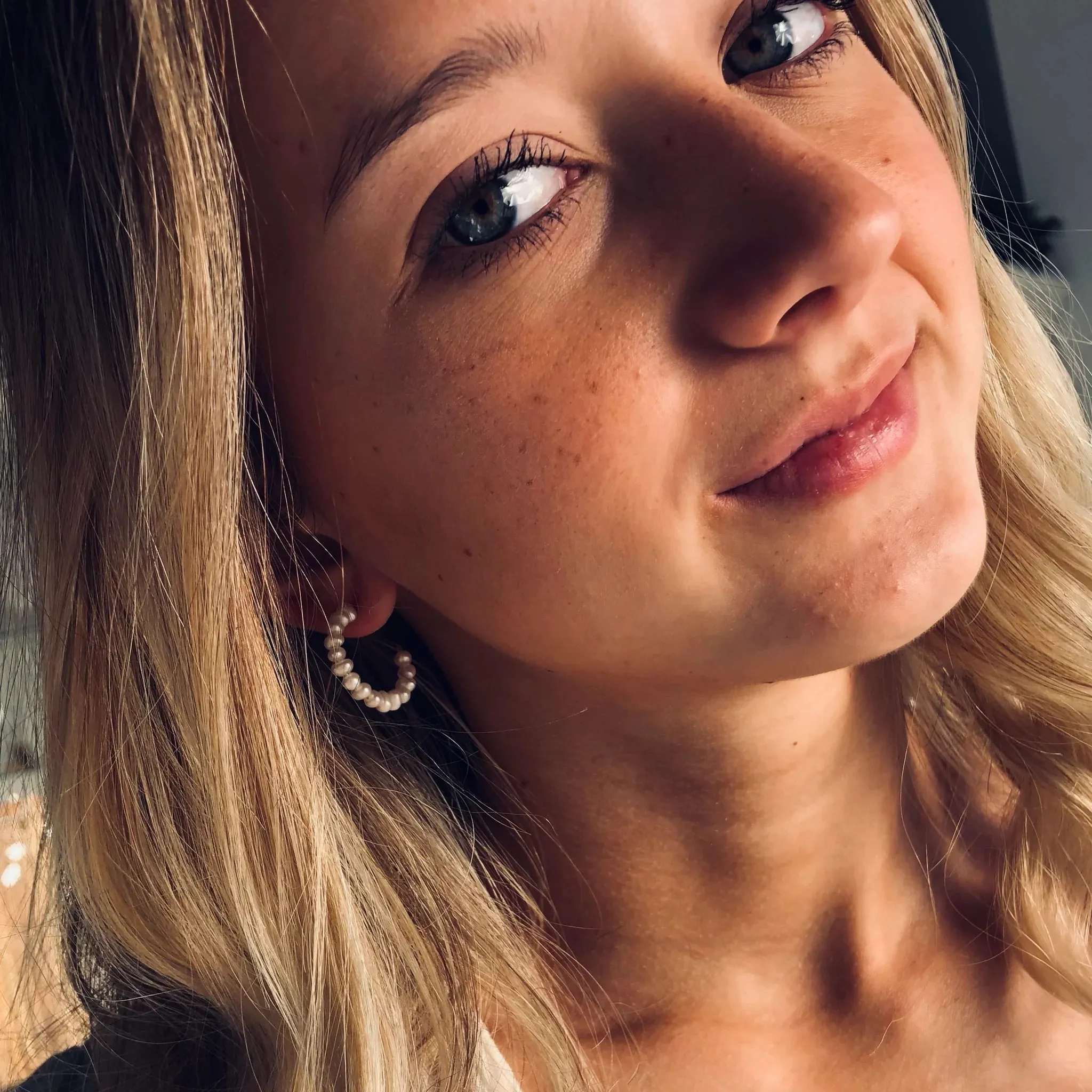 Silver Girl Medium Pearl Hoop