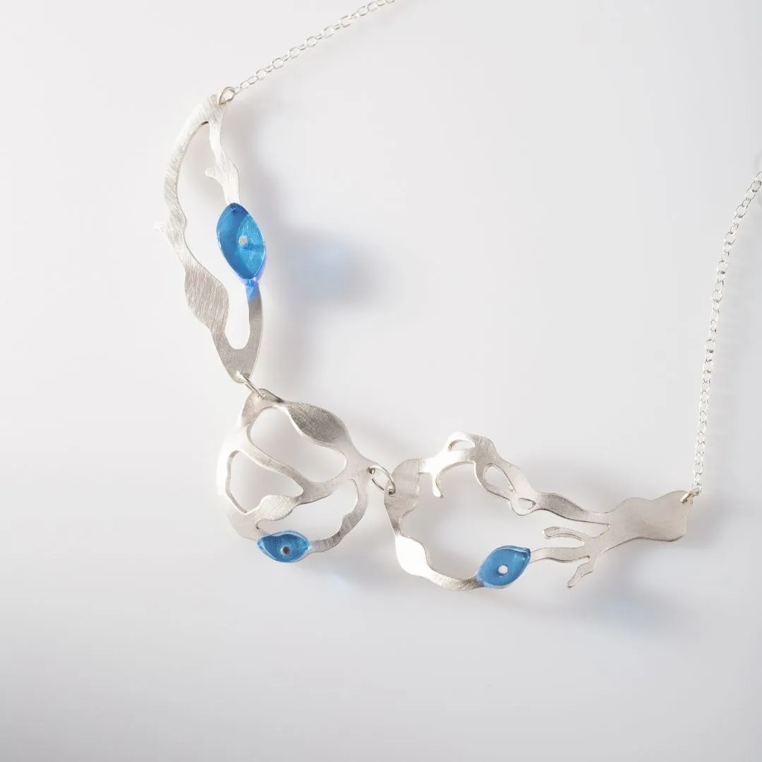 Small Seaweed Garland Necklace in Brushed Silver