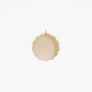 The Medium Scallop Medallion