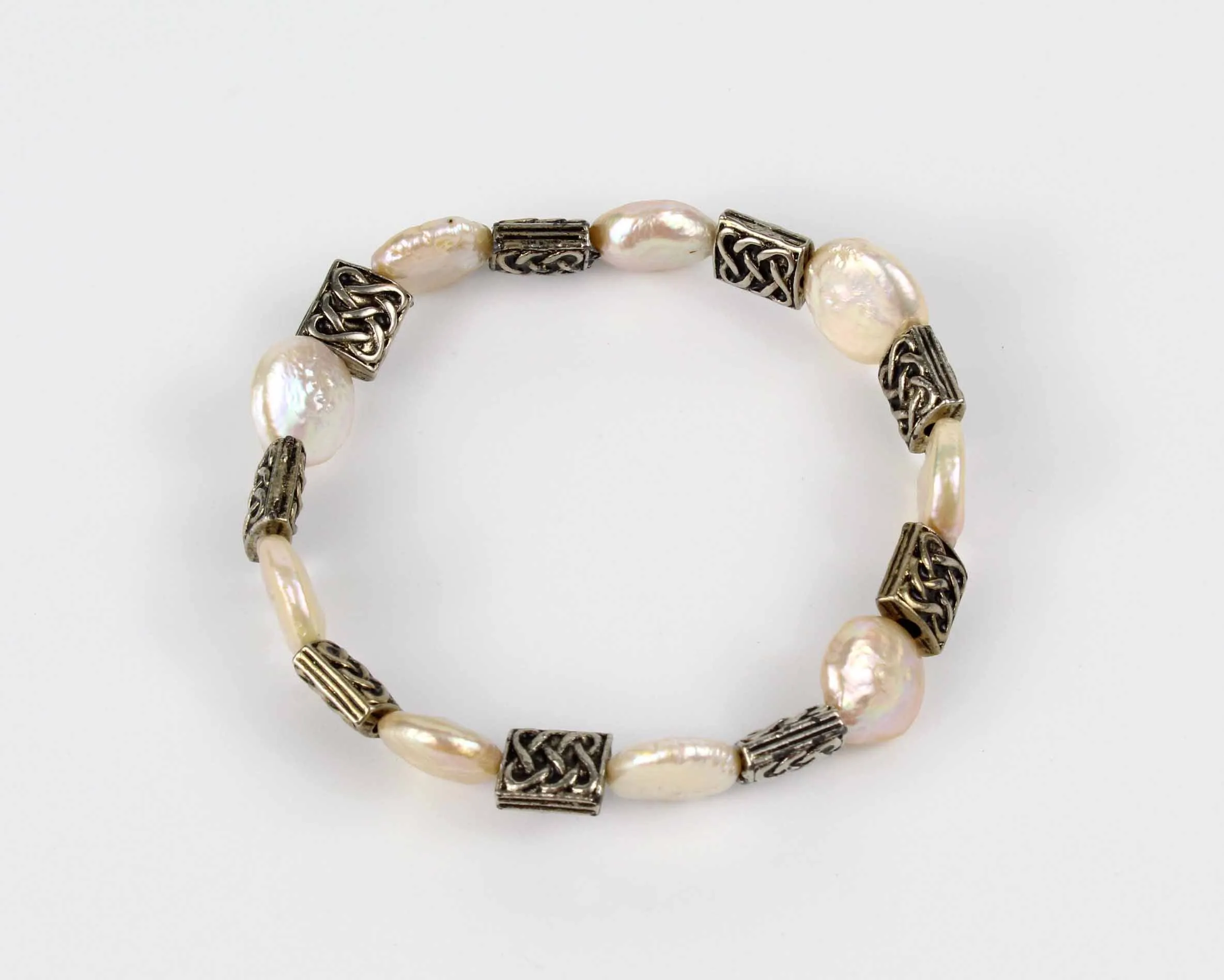 The Perfect Touch - Round Biwa Pearl and Pewter Bracelet