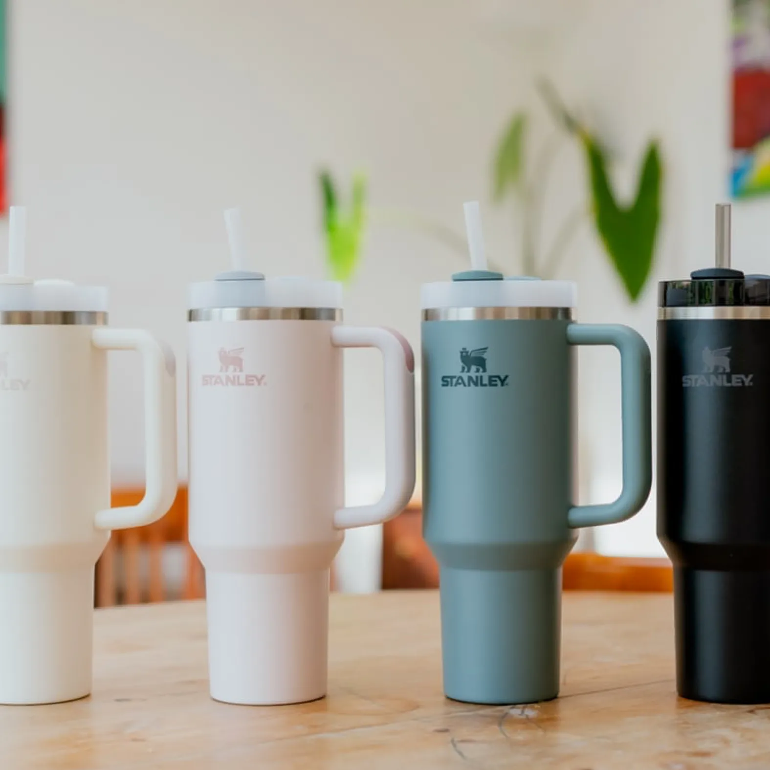 The Quencher FlowState Tumbler 1.18L - Cream Tonal