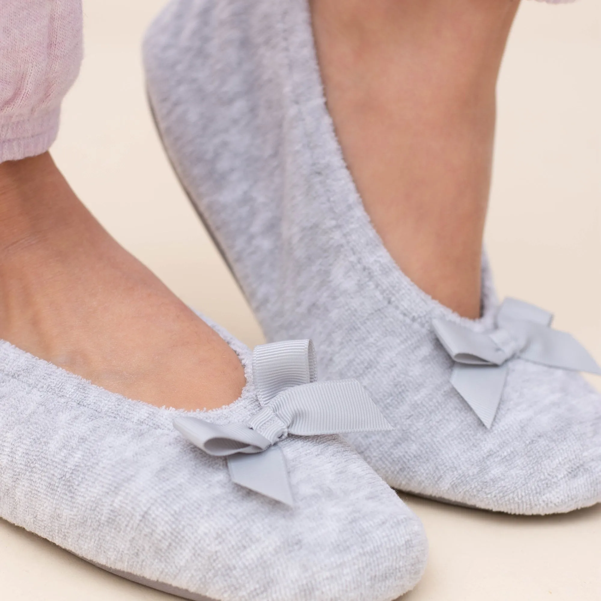 Totes Isotoner STRETCH TERRY BOW Womens Ballet Slippers Grey