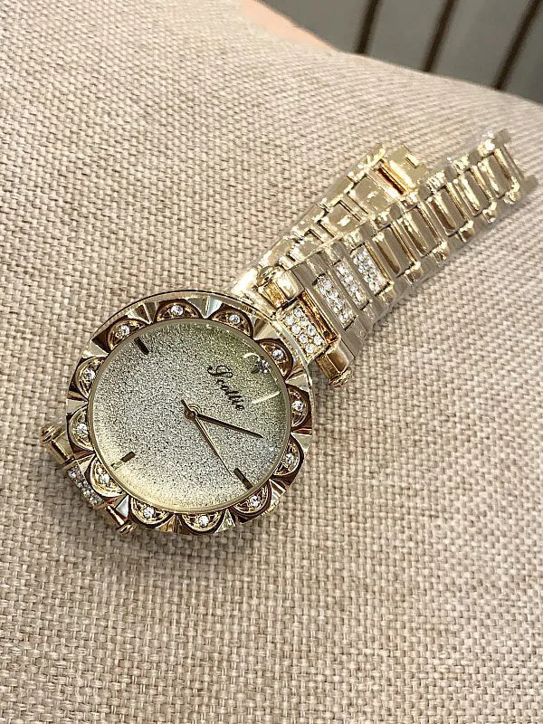 Trendy Diamond Drill Women Chain Watch