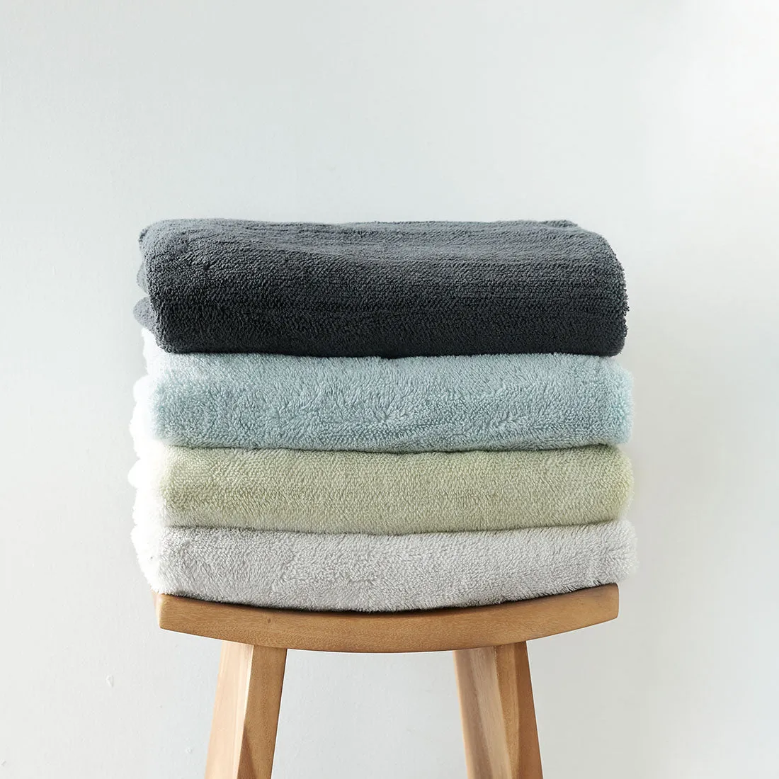 Urban Oasis Aydin Bath Sheet Woodland Gray