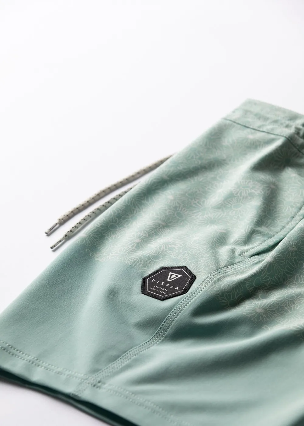 Vissla Lazy Daisy 17.5" Boardshort