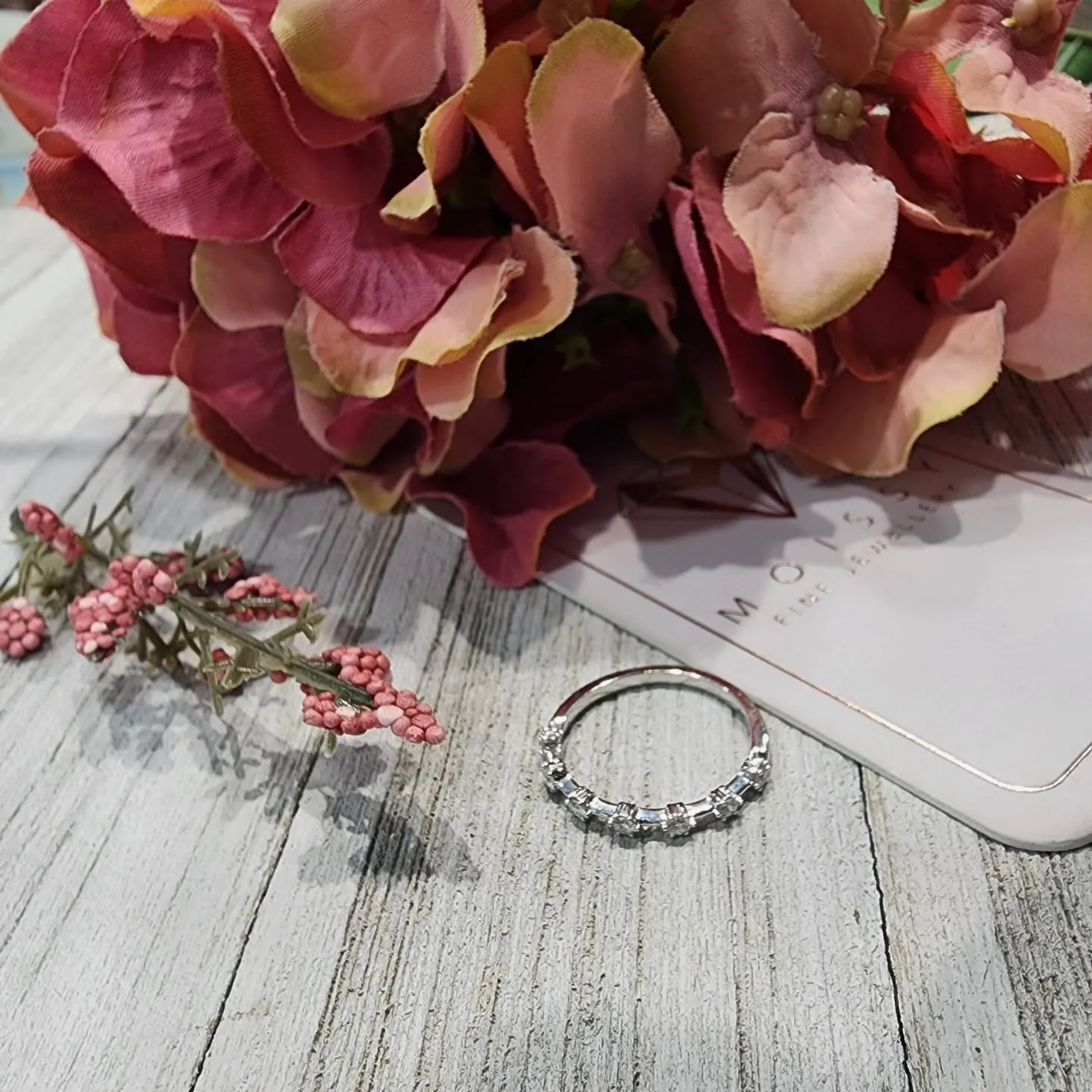 WB0190 ~ DIAMOND BAND