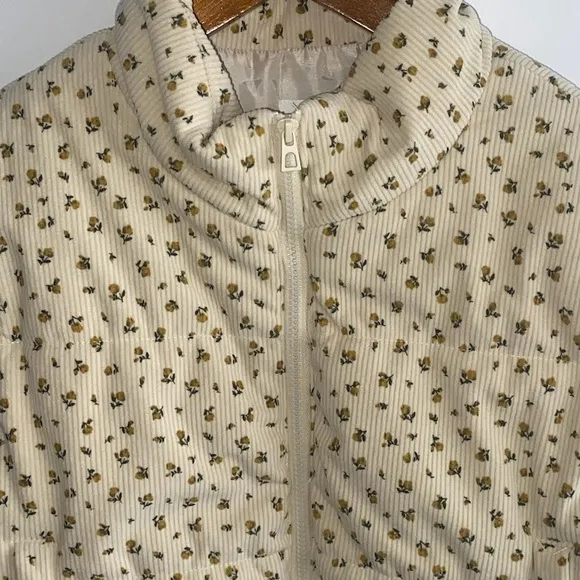 Women's Altar'd State NWT Ivory &amp; Yellow Floral Puffer Vest