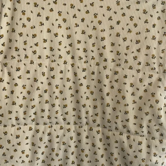 Women's Altar'd State NWT Ivory &amp; Yellow Floral Puffer Vest