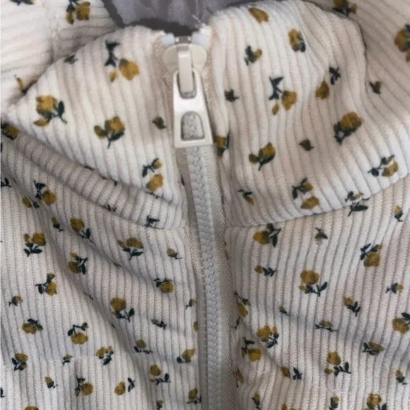 Women's Altar'd State NWT Ivory &amp; Yellow Floral Puffer Vest