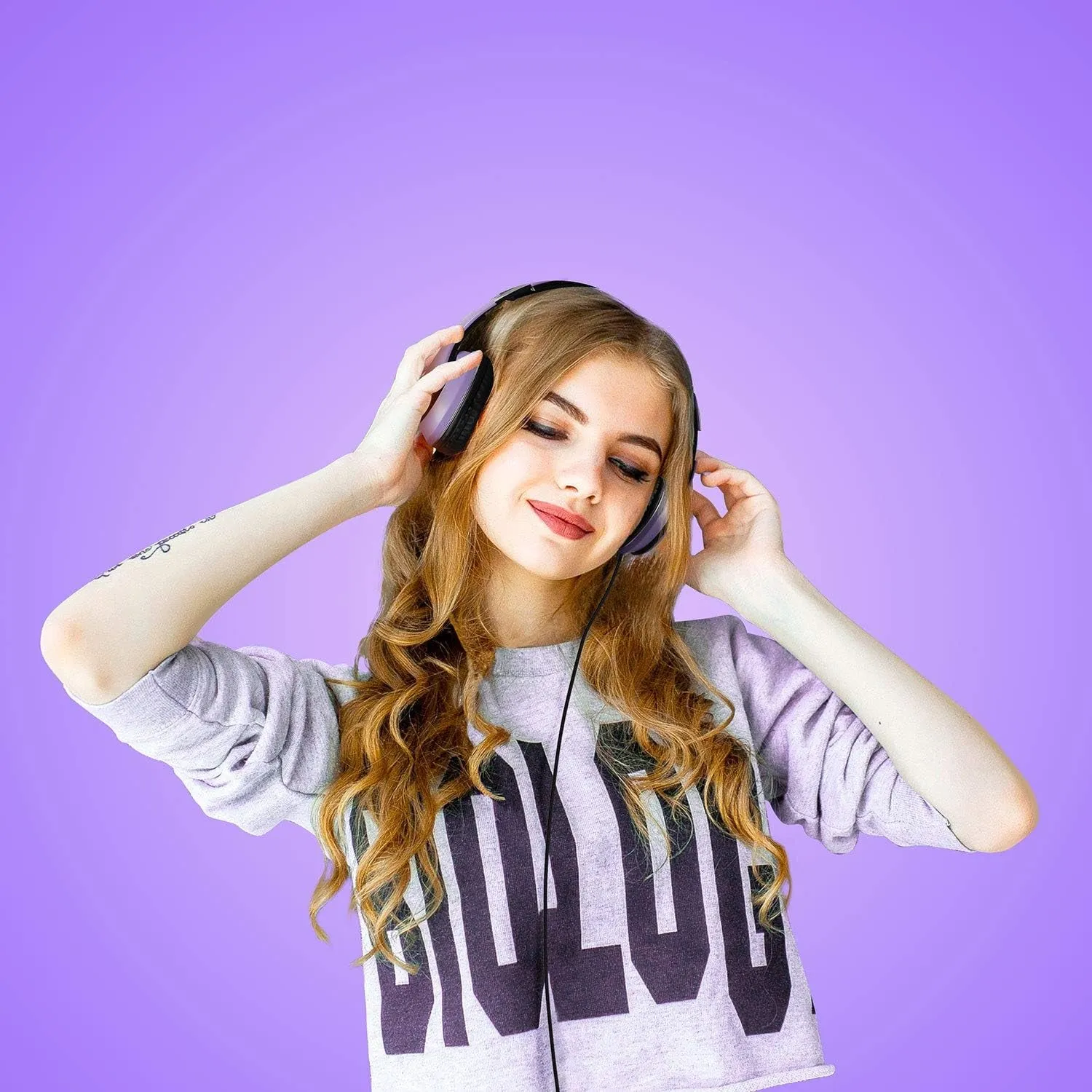 X6 Over-Ear Headphones with Microphone, Lightweight Foldable & Portable Stereo Bass Headphones with 1.45M No-Tangle,Wired Headphones for Smartphone Tablet MP3 / 4 (Purple-Black)
